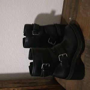 S: 6.5 Black 3" Boots